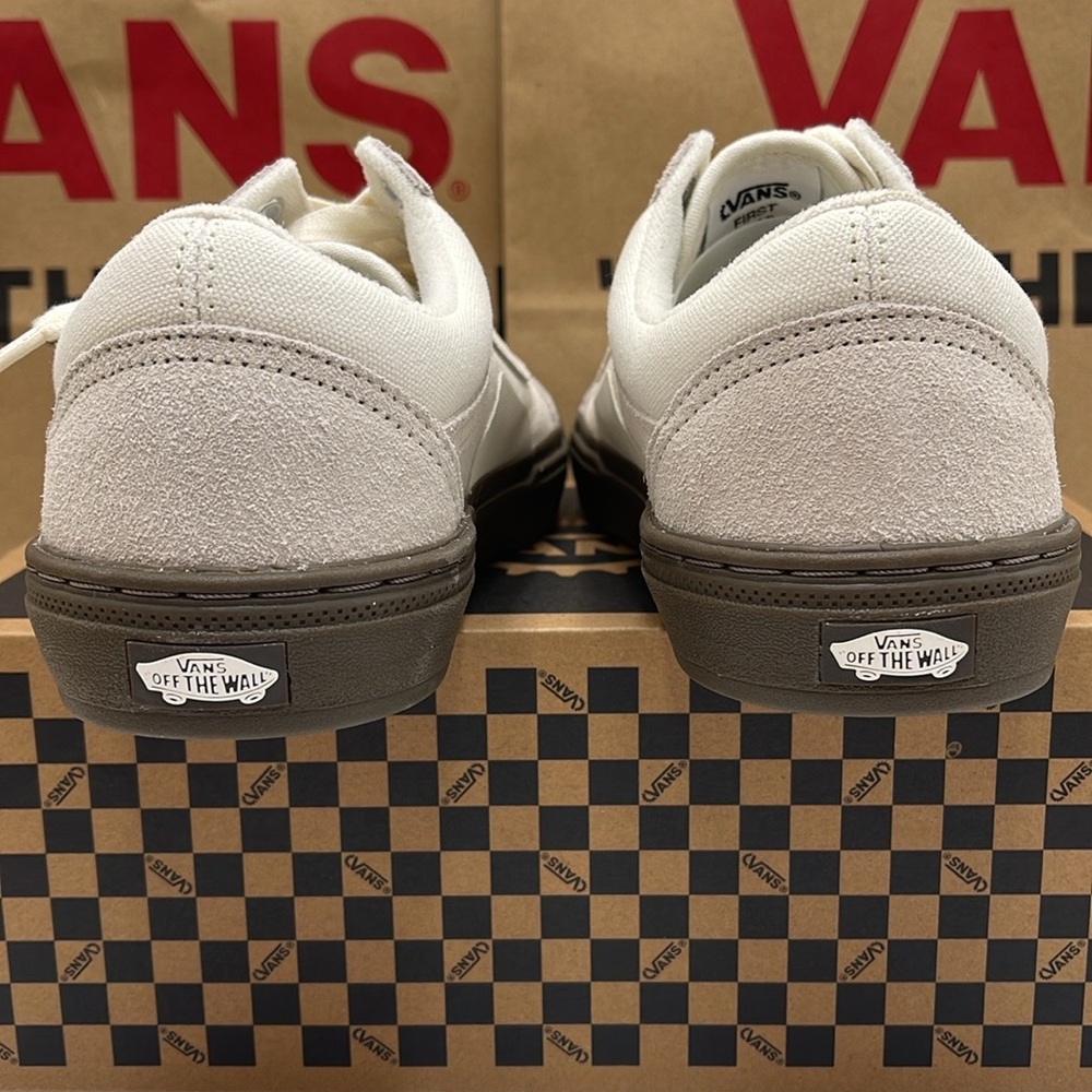 Vans Men’s Bmx Old Skool
Marshmallow/Gum
VN0005UZOVM Sneakers - Picture 13 of 16